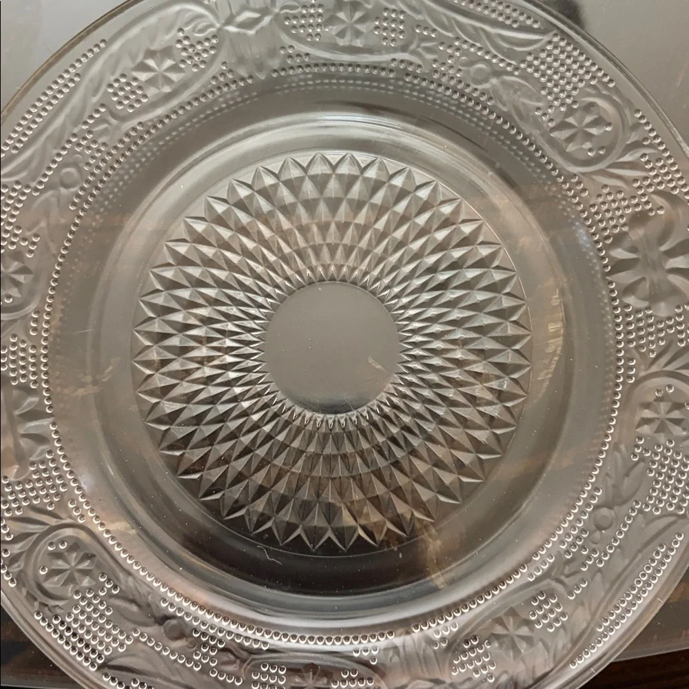 Indian glass sandwich fleur de lis 7” Vintage.set of 4.